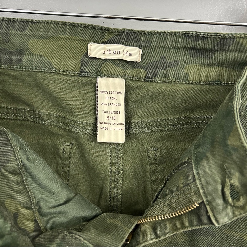 Urban Life Women's Camo Roll-Cuff Cargo Shorts - Olive Green - Picture 5 of 7